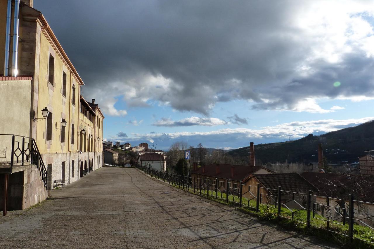 Hotel Rural El Valle Barruelo de Santullan Exterior photo